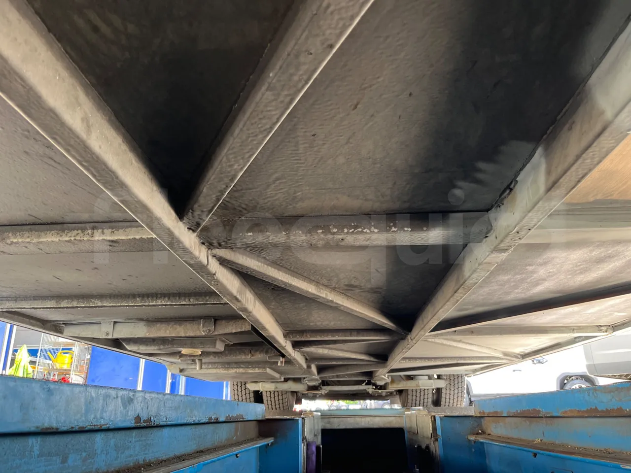 Setra S 417 S417 HDH/ Euro 4 - 350 Kw - 13,85 Mt - central undercarriage photo