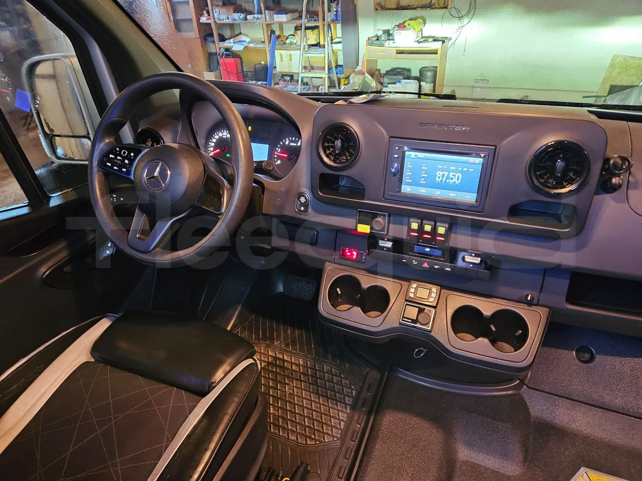 Mercedes-Benz Sprinter 906BB55 - Euro6 - 140kW - 7.765mt - buttons panels on