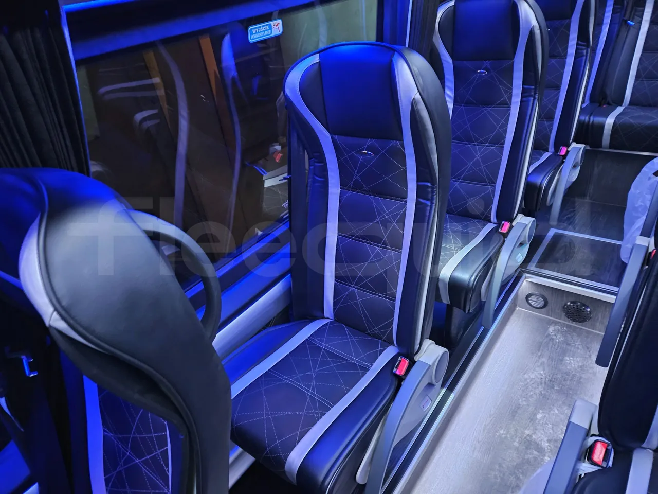 Mercedes-Benz Sprinter 906BB55 - Euro6 - 140kW - 7.765mt - single seat detail