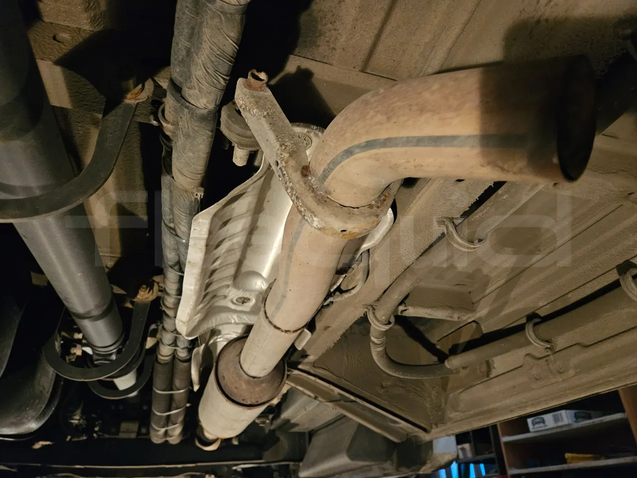 Mercedes-Benz Sprinter 906BB55 - Euro6 - 140kW - 7.765mt - exhaust photo