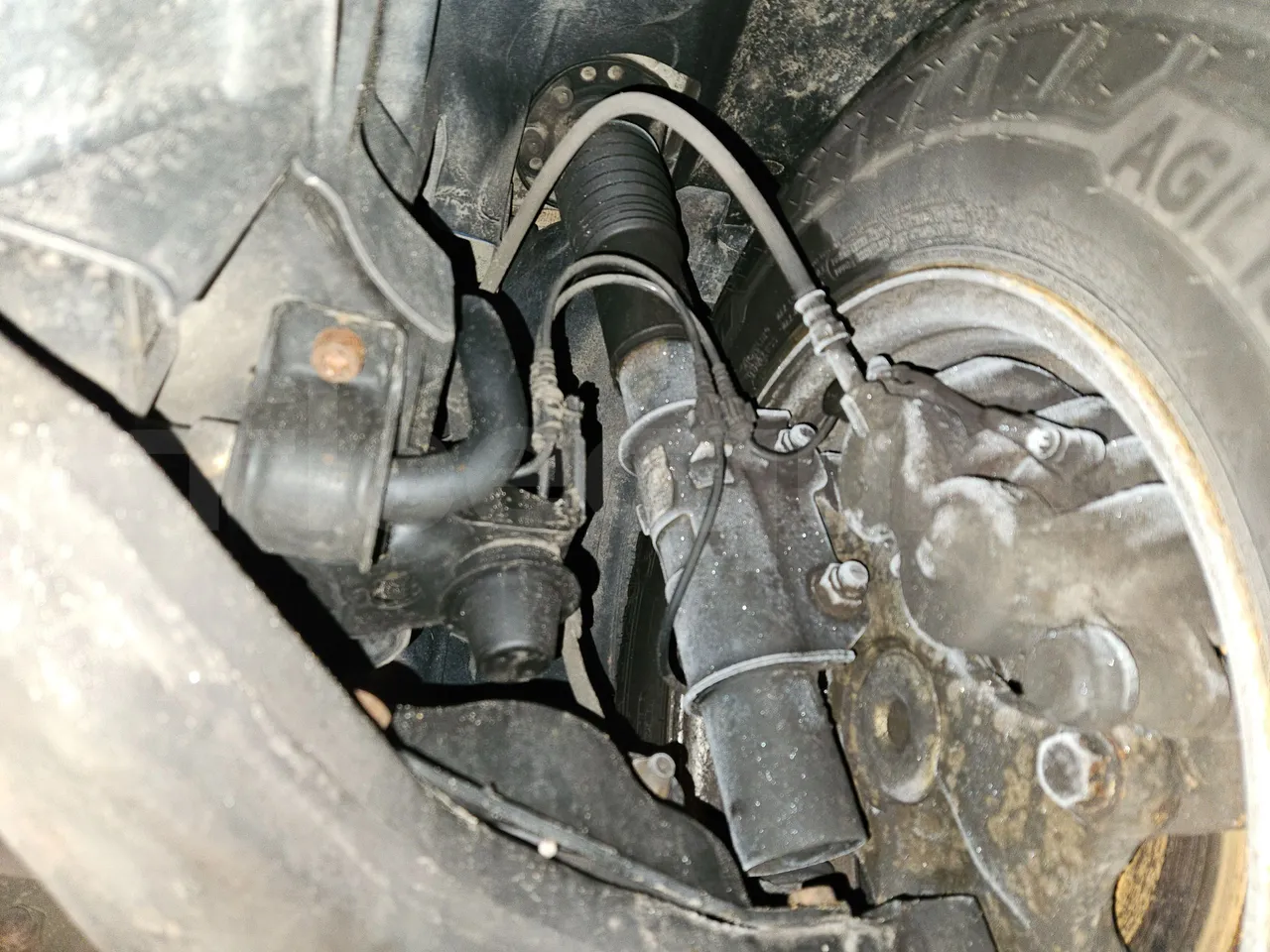 Mercedes-Benz Sprinter 906BB55 - Euro6 - 140kW - 7.765mt - front shock absorbers right