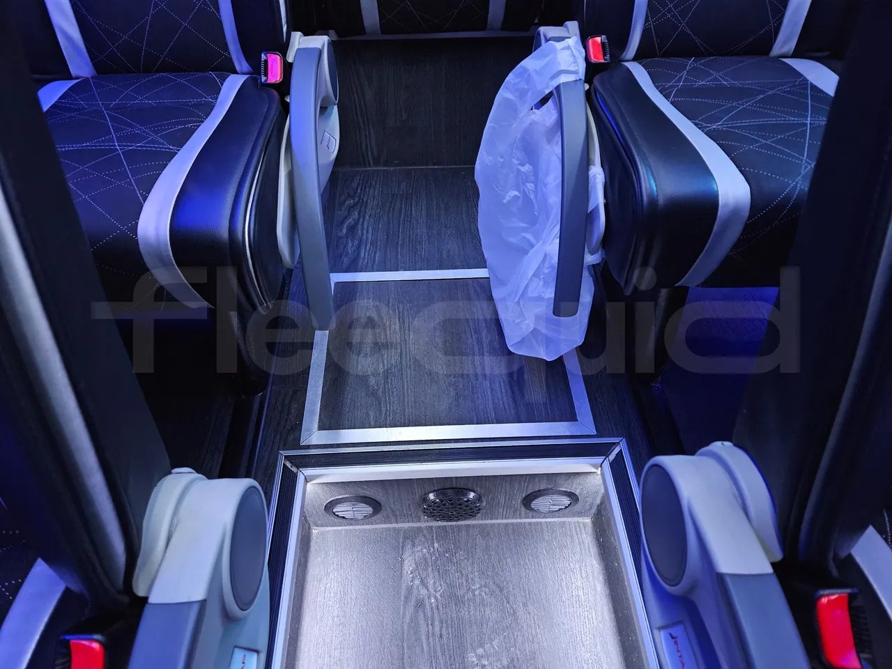 Mercedes-Benz Sprinter 906BB55 - Euro6 - 140kW - 7.765mt - floor hatches photo