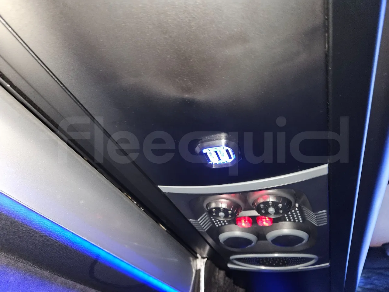 Mercedes-Benz Sprinter 906BB55 - Euro6 - 140kW - 7.765mt - power outlets detail
