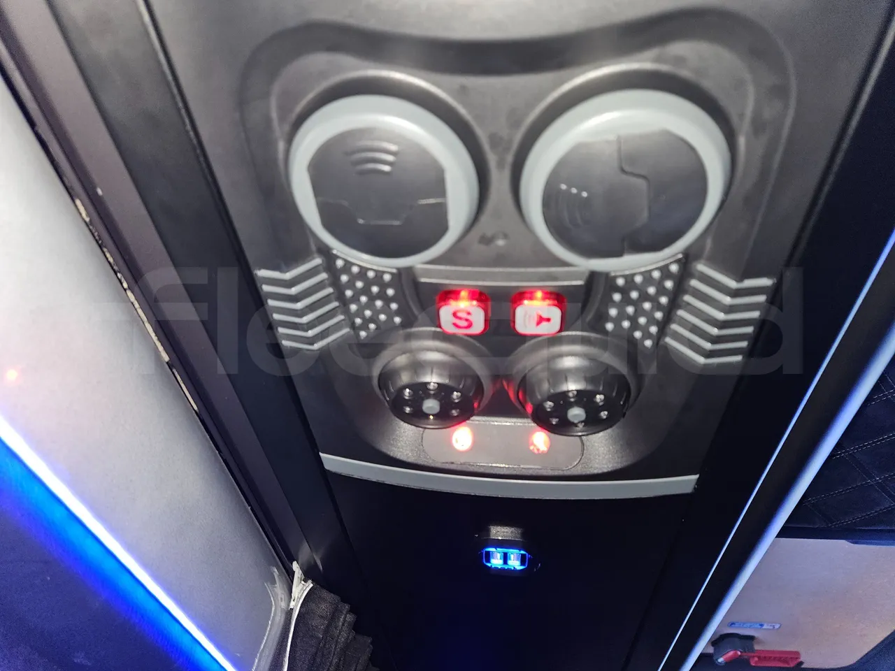 Mercedes-Benz Sprinter 906BB55 - Euro6 - 140kW - 7.765mt - overhead compartments photo