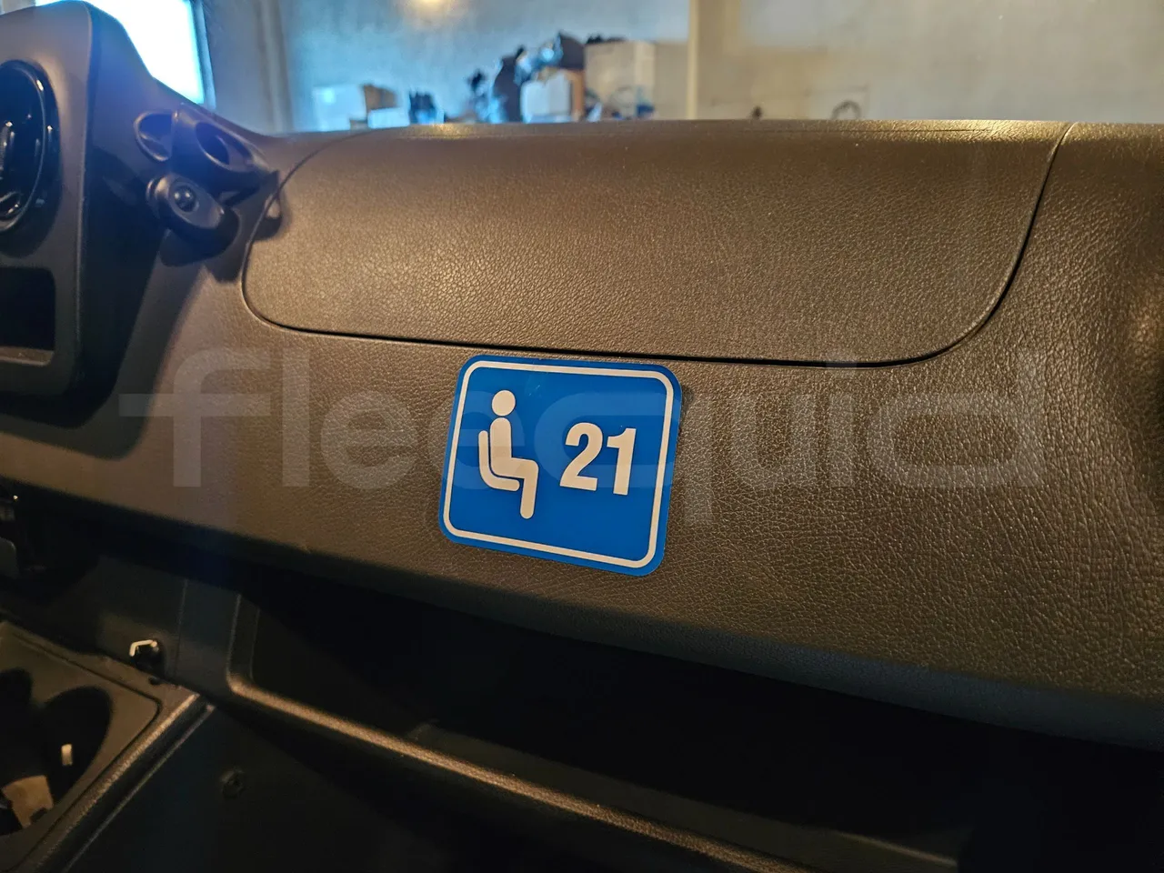 Mercedes-Benz Sprinter 906BB55 - Euro6 - 140kW - 7.765mt - seat plate photo