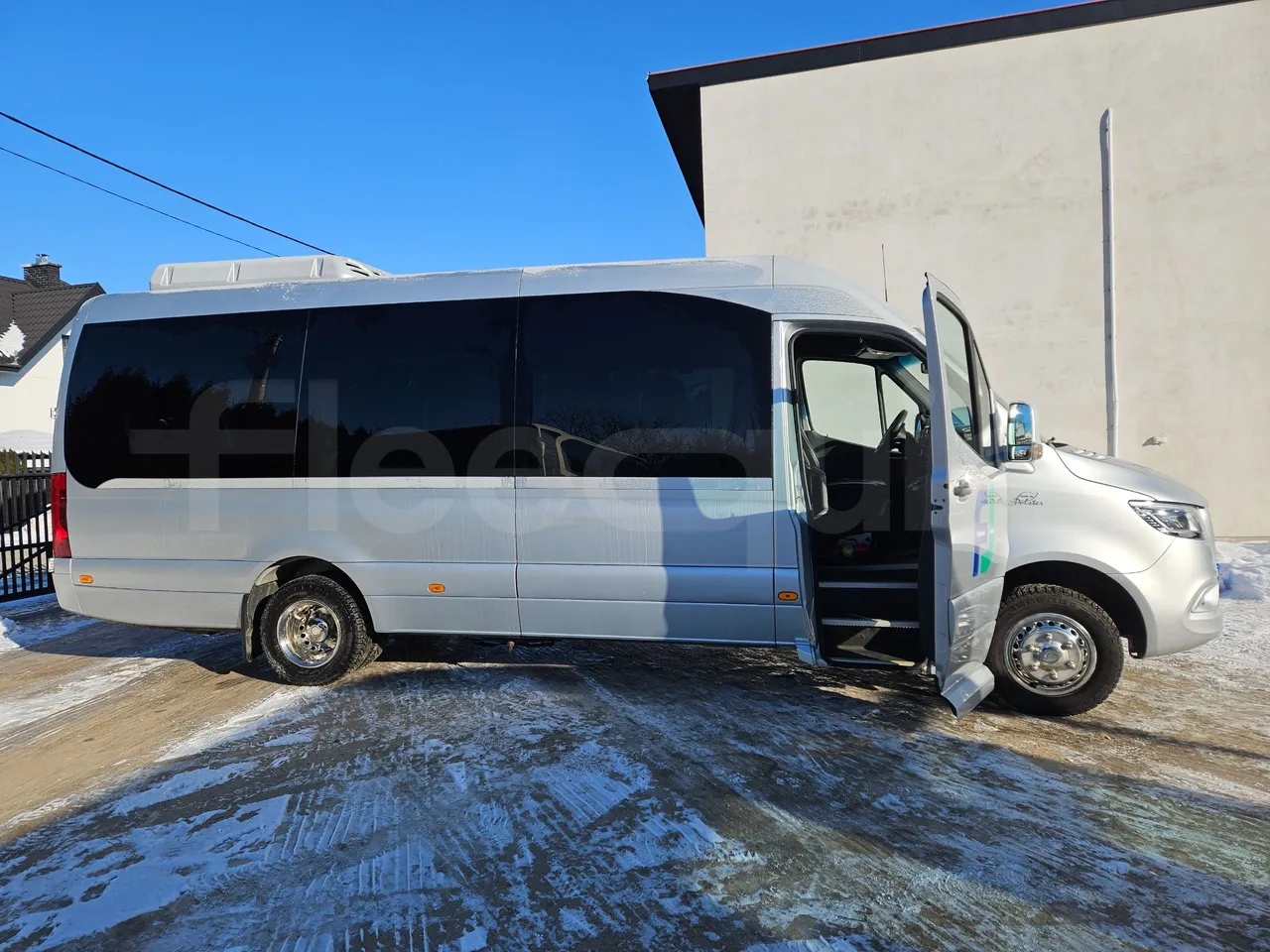Mercedes-Benz Sprinter 906BB55 - Euro6 - 140kW - 7.765mt - right side doors open