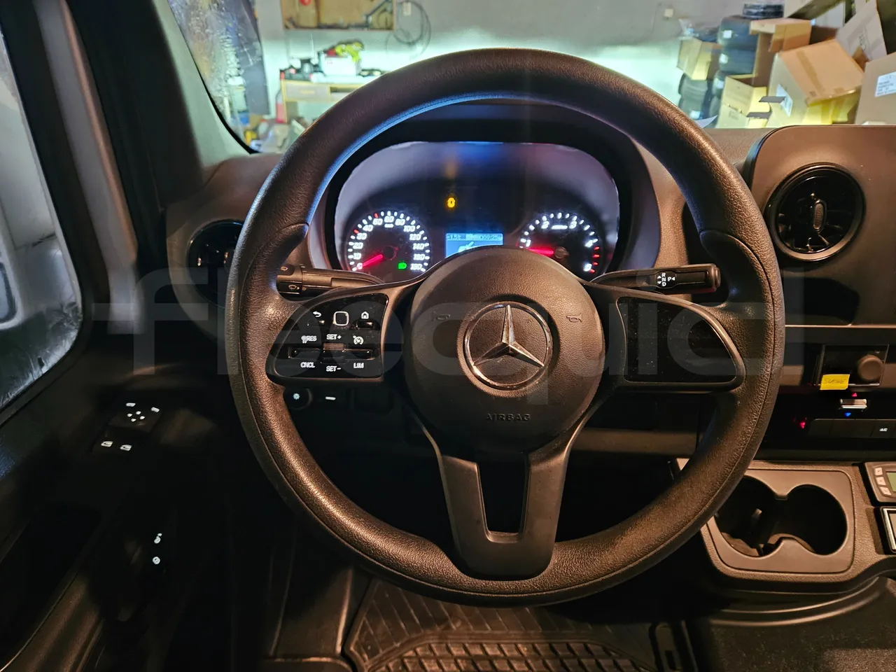 Mercedes-Benz Sprinter 906BB55 - Euro6 - 140kW - 7.765mt - steering wheel photo