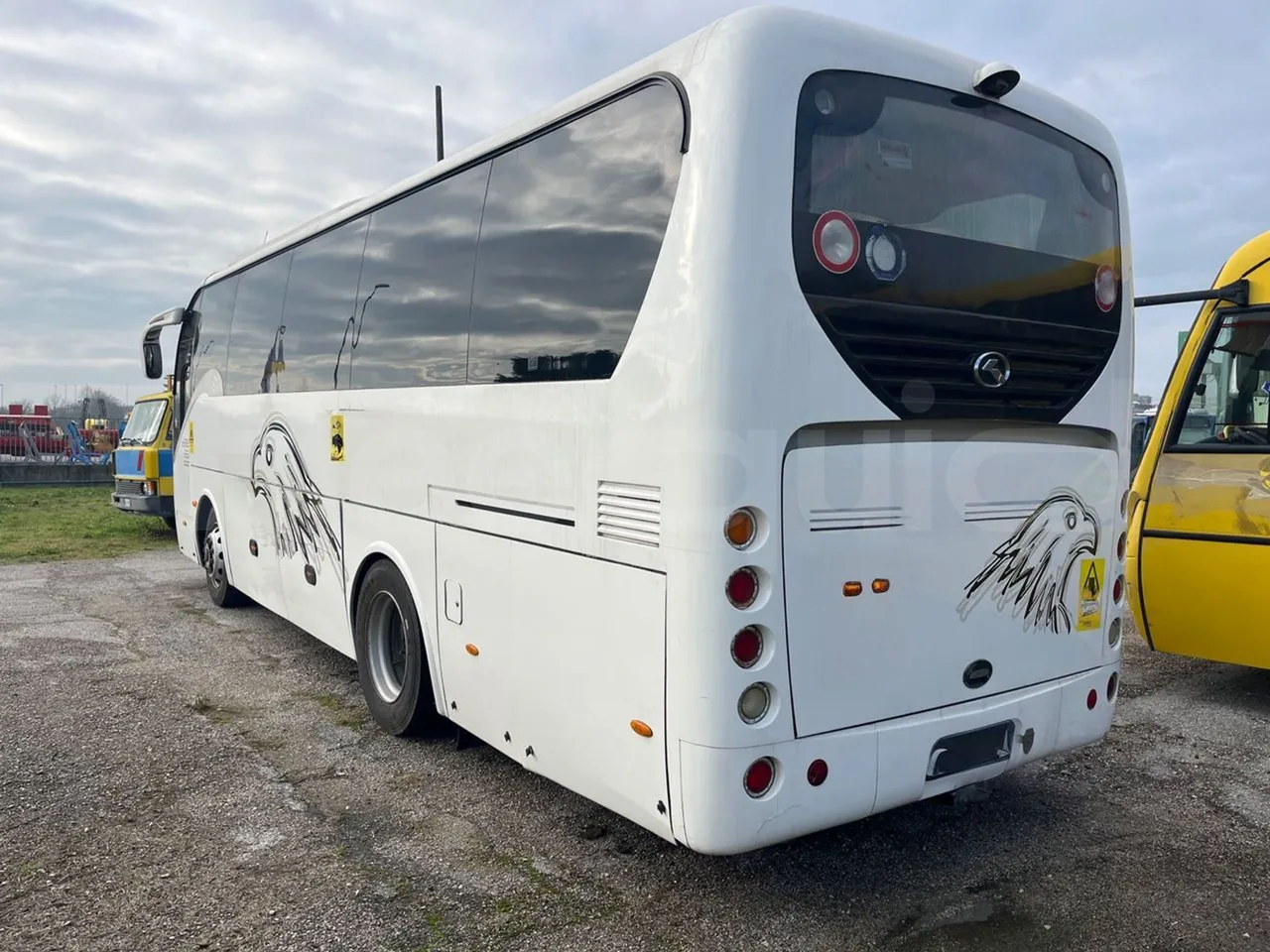 King Long XMQ6900 XMQ6900-3 - Euro5 - 178kW - 8.995mt - 3/4 left rear side