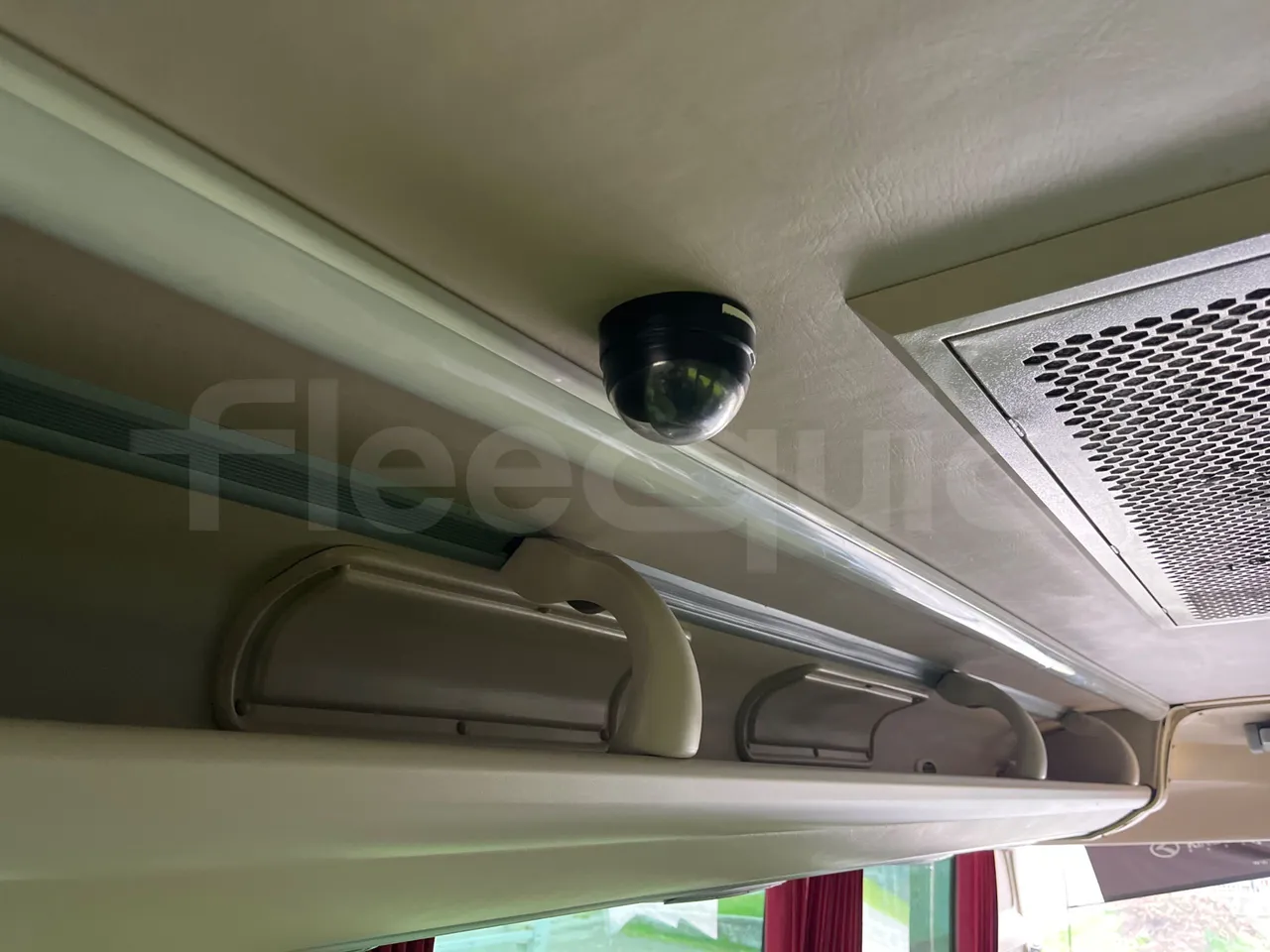 King Long XMQ6900 XMQ6900-3 - Euro5 - 178kW - 8.995mt - camera accessories photo