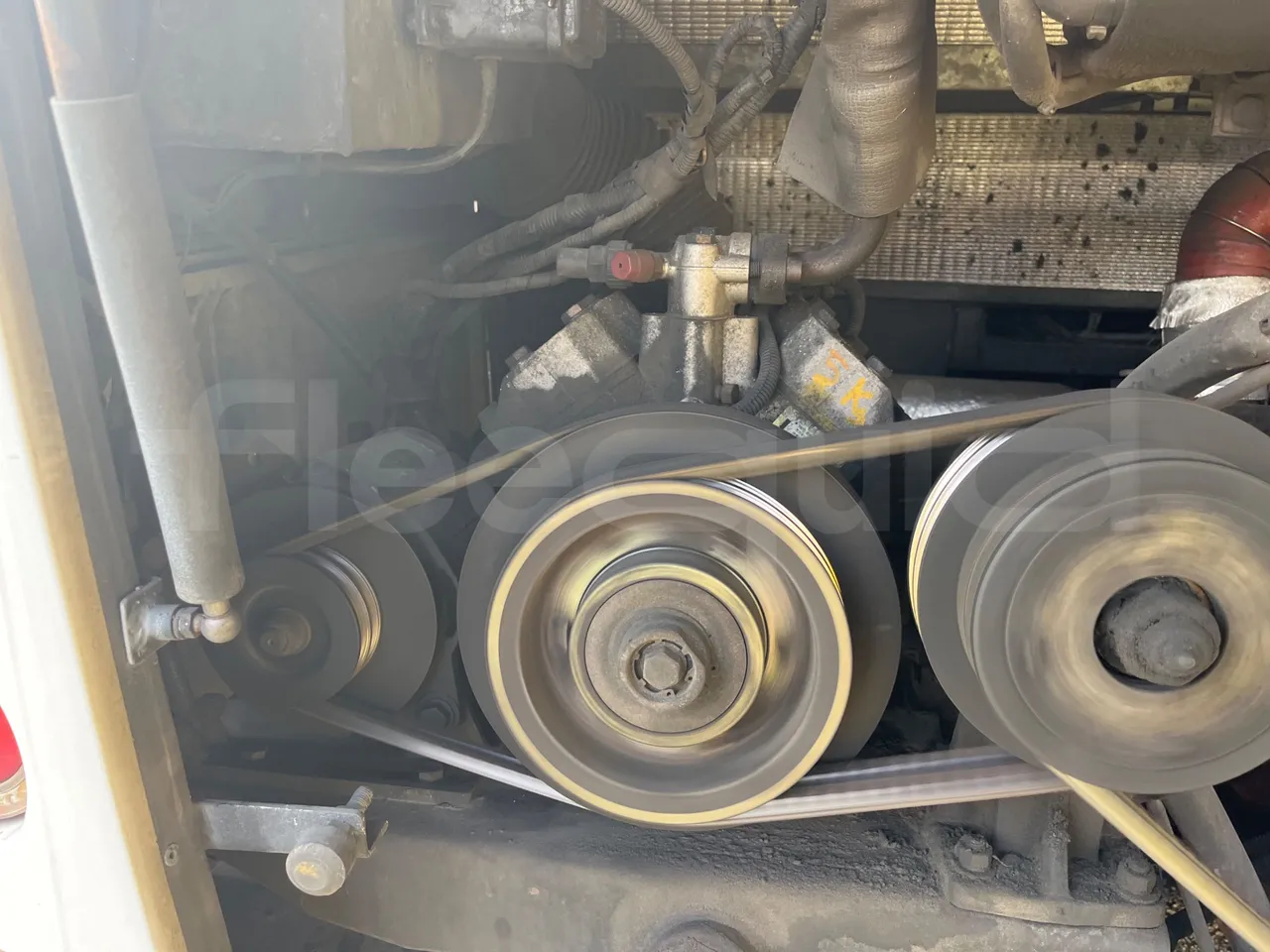 King Long XMQ6900 XMQ6900-3 - Euro5 - 178kW - 8.995mt - air conditioning compressor