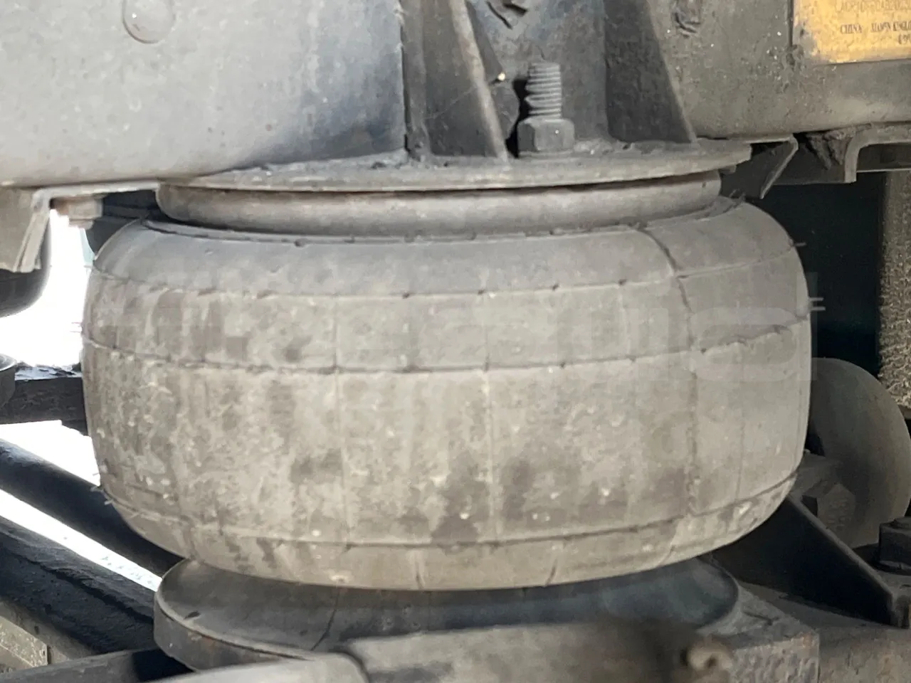 King Long XMQ6900 XMQ6900-3 - Euro5 - 178kW - 8.995mt - front air springs left