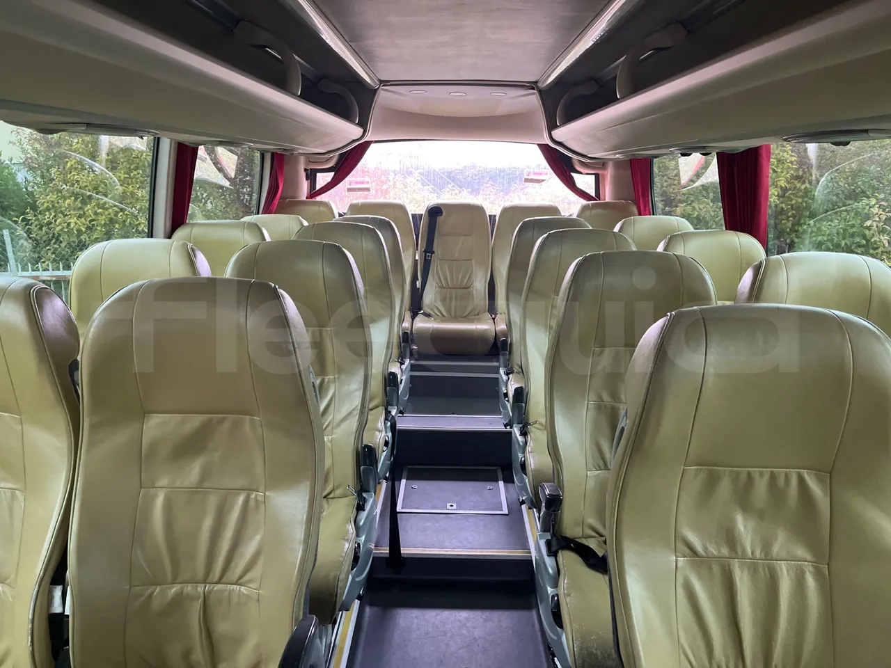 King Long XMQ6900 XMQ6900-3 - Euro5 - 178kW - 8.995mt - reverse view middle aisle