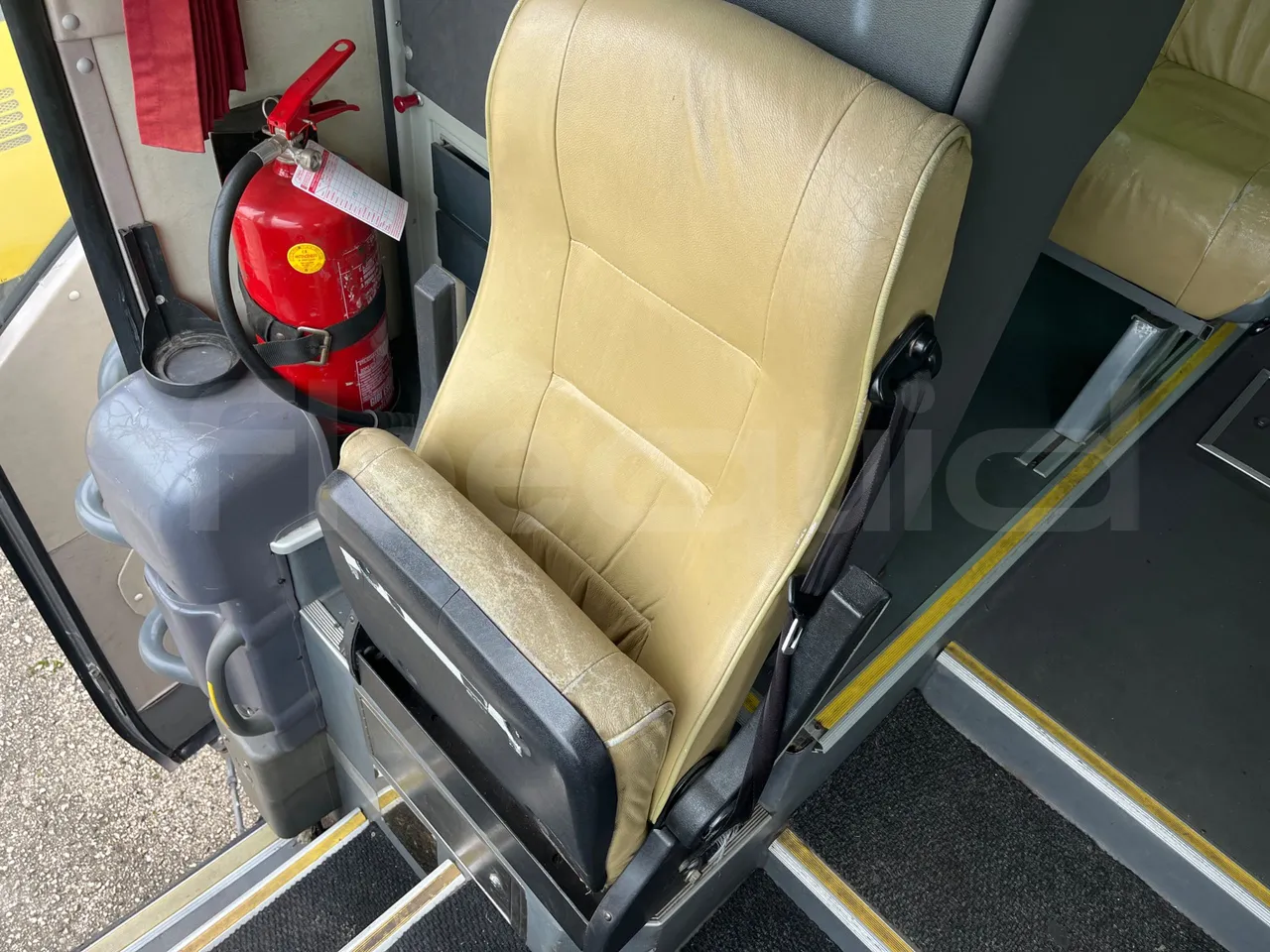 King Long XMQ6900 XMQ6900-3 - Euro5 - 178kW - 8.995mt - hostess seat photo