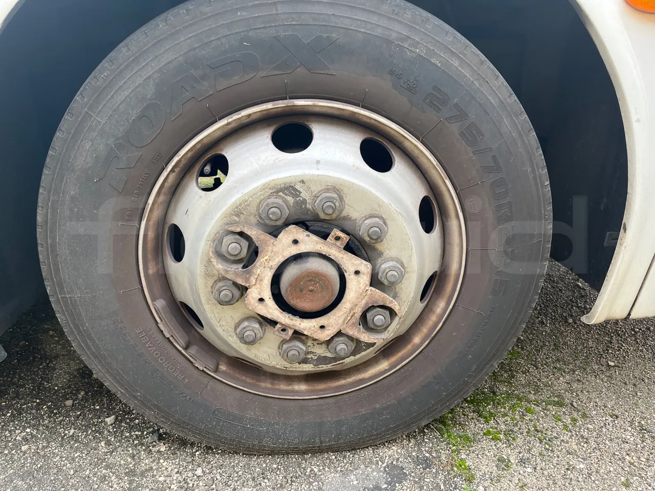 King Long XMQ6900 XMQ6900-3 - Euro5 - 178kW - 8.995mt - front left tire measurements