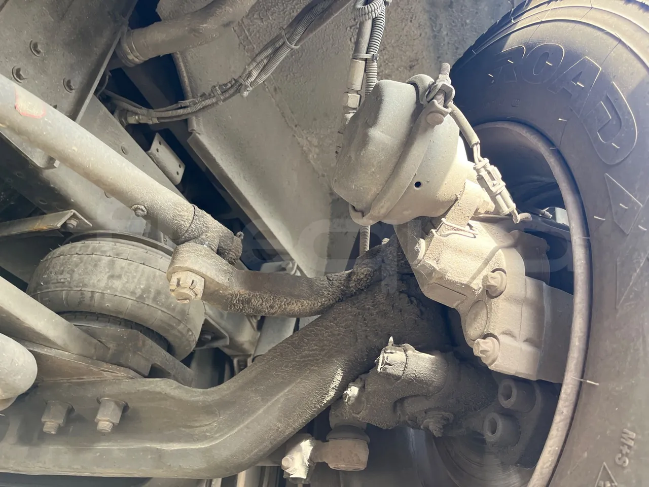 King Long XMQ6900 XMQ6900-3 - Euro5 - 178kW - 8.995mt - front axle left side