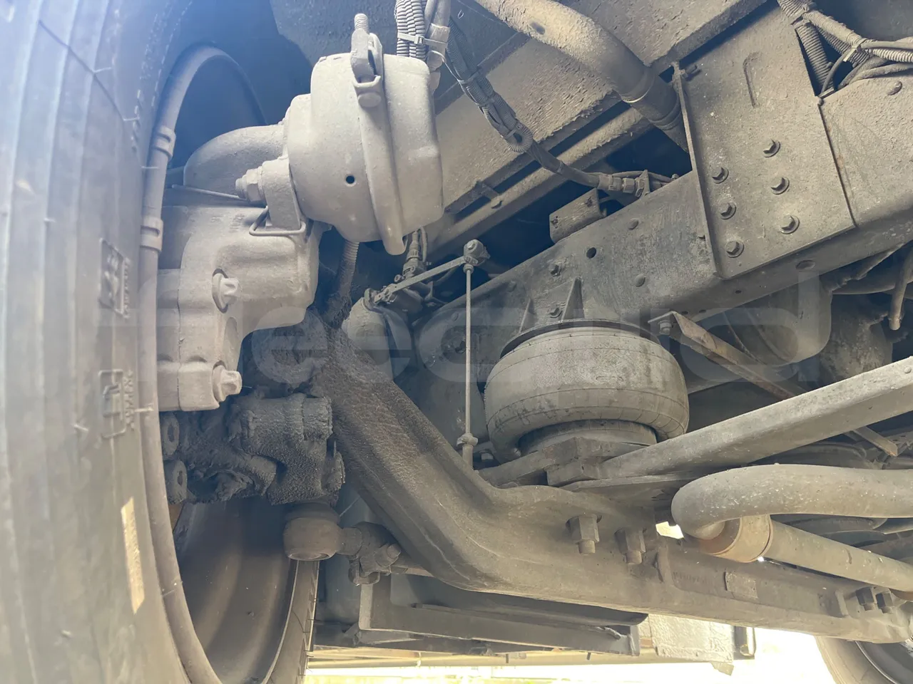 King Long XMQ6900 XMQ6900-3 - Euro5 - 178kW - 8.995mt - front axle right side