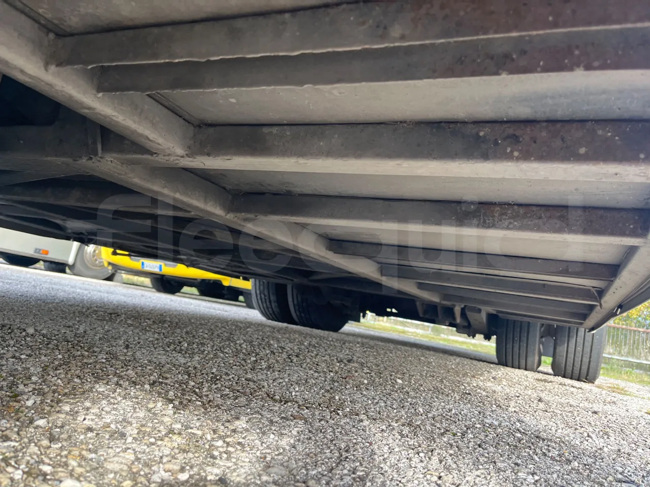 King Long XMQ6900 XMQ6900-3 - Euro5 - 178kW - 8.995mt - central undercarriage photo