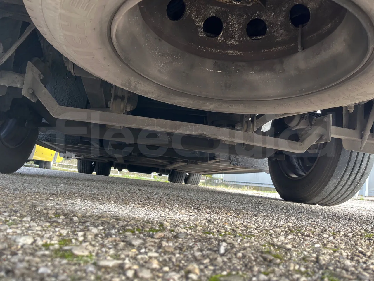 King Long XMQ6900 XMQ6900-3 - Euro5 - 178kW - 8.995mt - front undercarriage from front