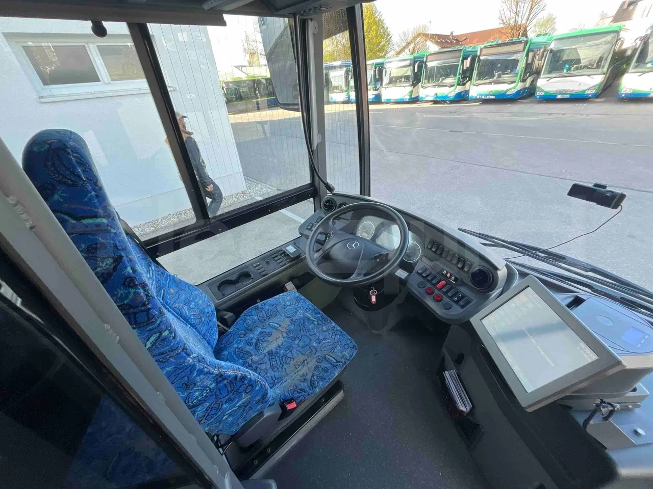 Mercedes-Benz Citaro O 530 LE - Euro 6 - 220 kW - 12.170 mt - buttons panels on