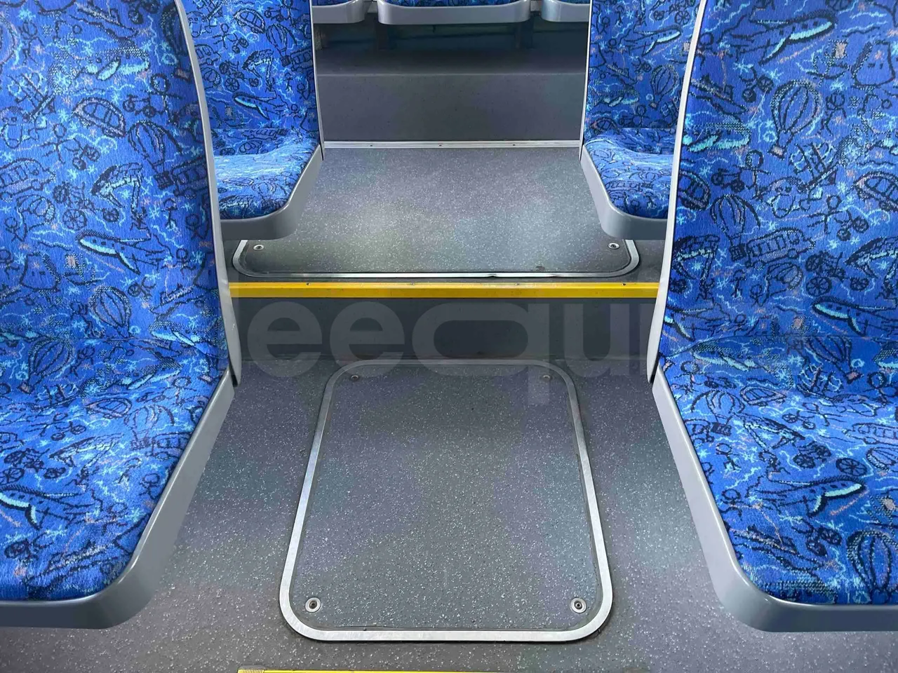 Mercedes-Benz Citaro O 530 LE - Euro 6 - 220 kW - 12.170 mt - floor hatches photo
