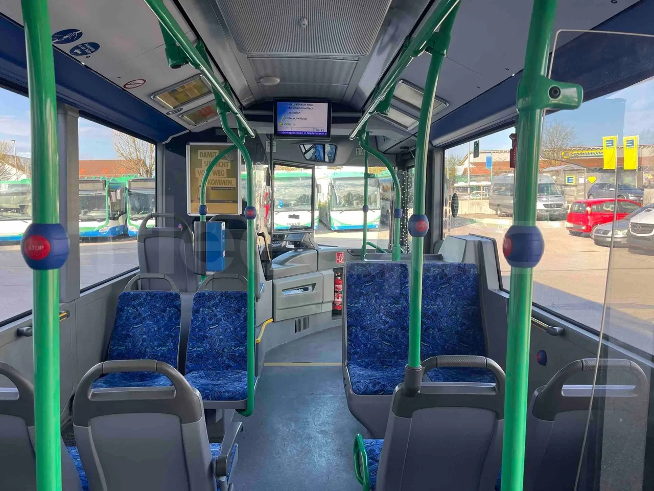 Mercedes-Benz Citaro O 530 LE - Euro 6 - 220 kW - 12.170 mt - forward view middle aisle
