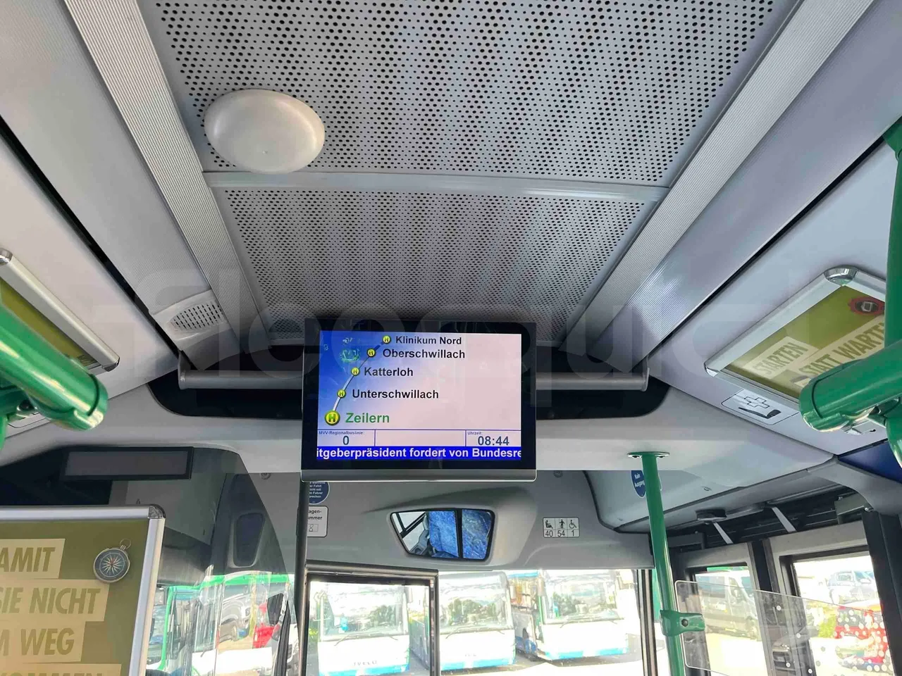Mercedes-Benz Citaro O 530 LE - Euro 6 - 220 kW - 12.170 mt - monitor detail photo