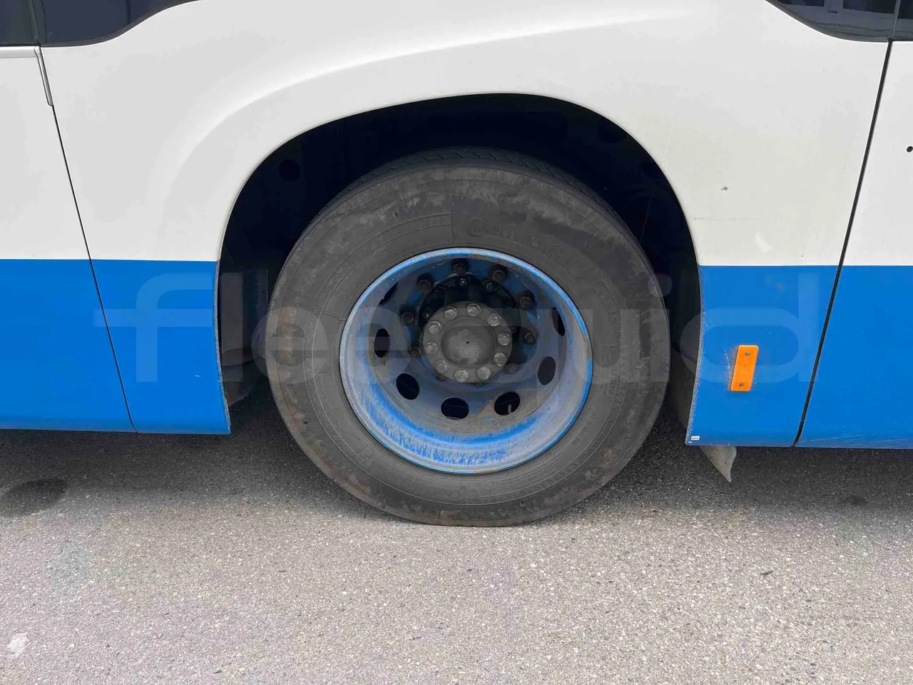 Mercedes-Benz Citaro O 530 LE - Euro 6 - 220 kW - 12.170 mt - tread condition third axle tires left