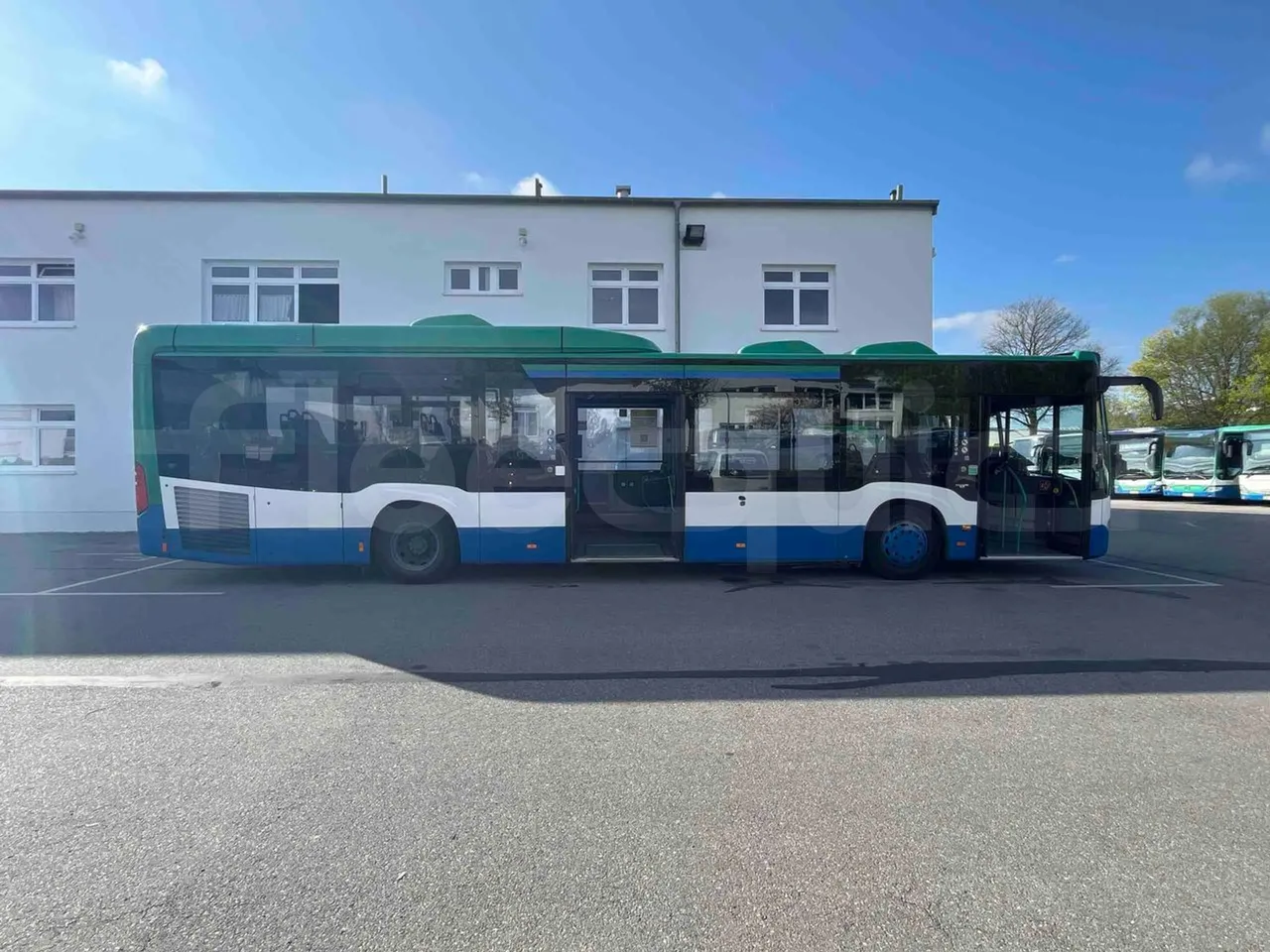 Mercedes-Benz Citaro O 530 LE - Euro 6 - 220 kW - 12.170 mt - right side doors open