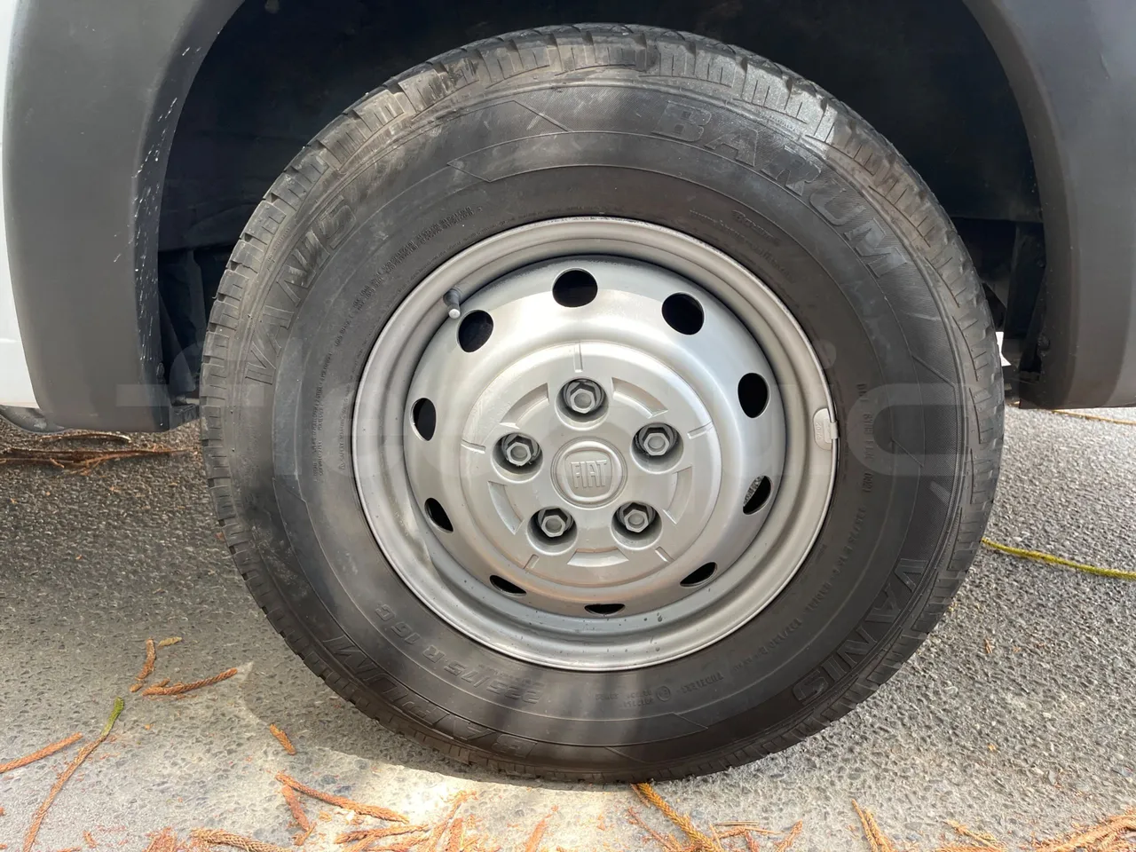 Fiat Ducato - rear left tire photo