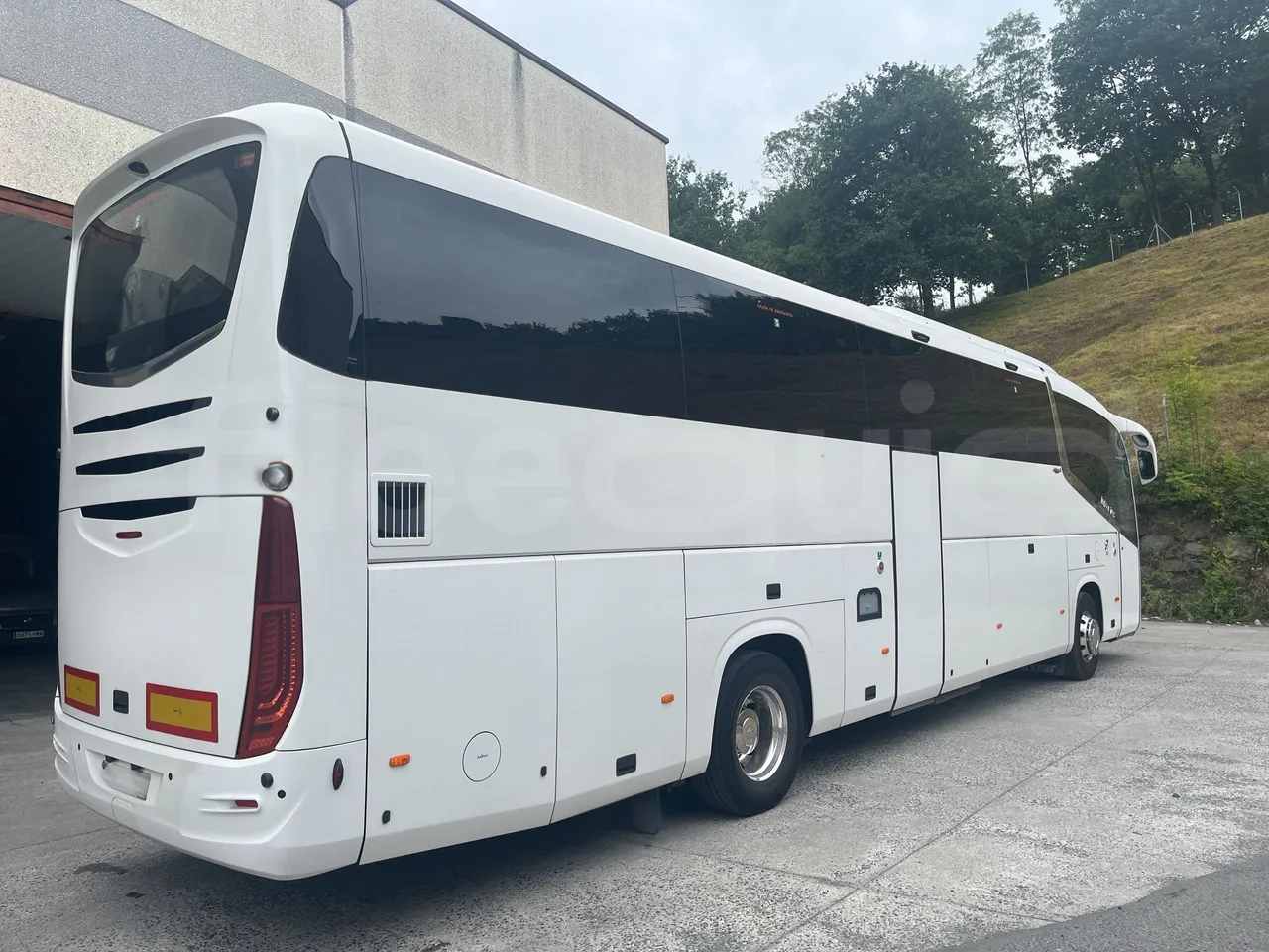 Irizar i6s - 3/4 Rear Right Side
