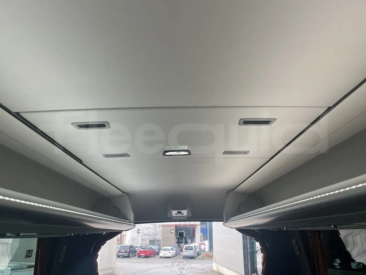Irizar i6s - Roof Hatch 1