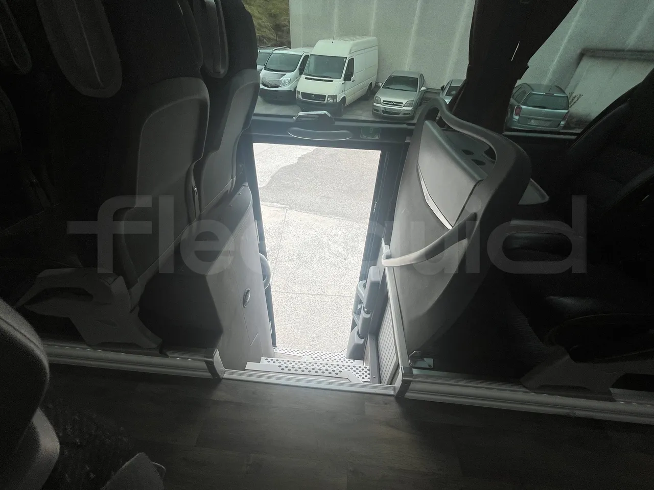 Irizar i6s - Roof Hatch 3
