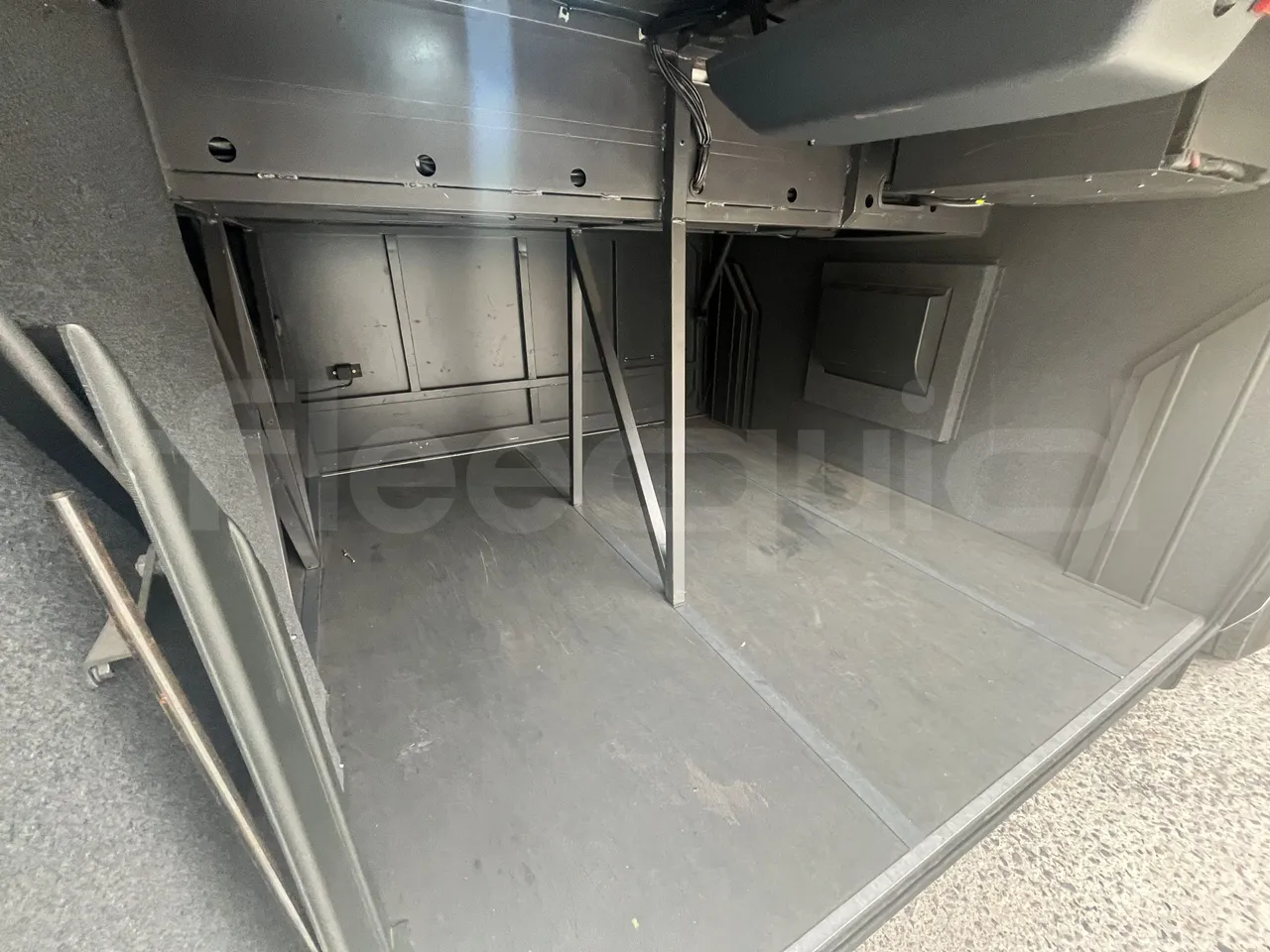 Irizar i6s - Luggage Rack Left Side
