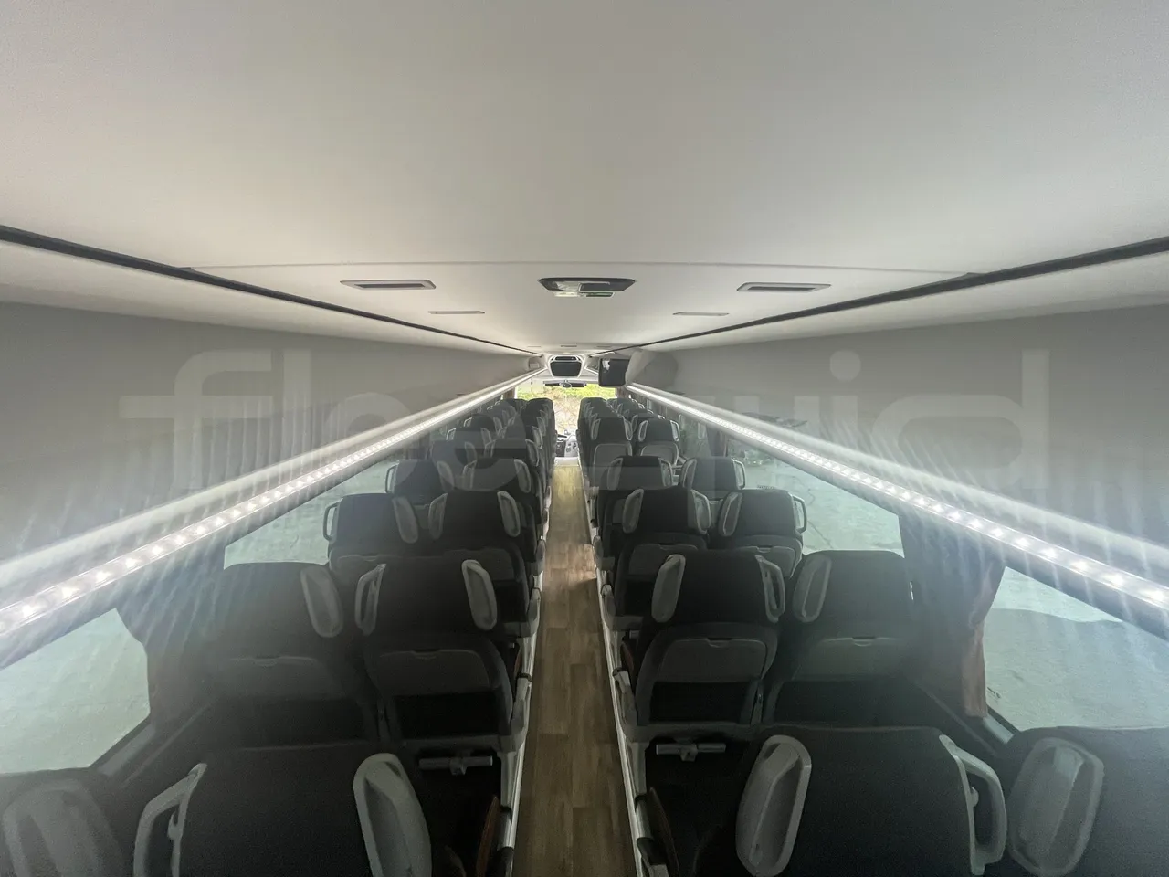 Irizar i6s - Overhead Compartments