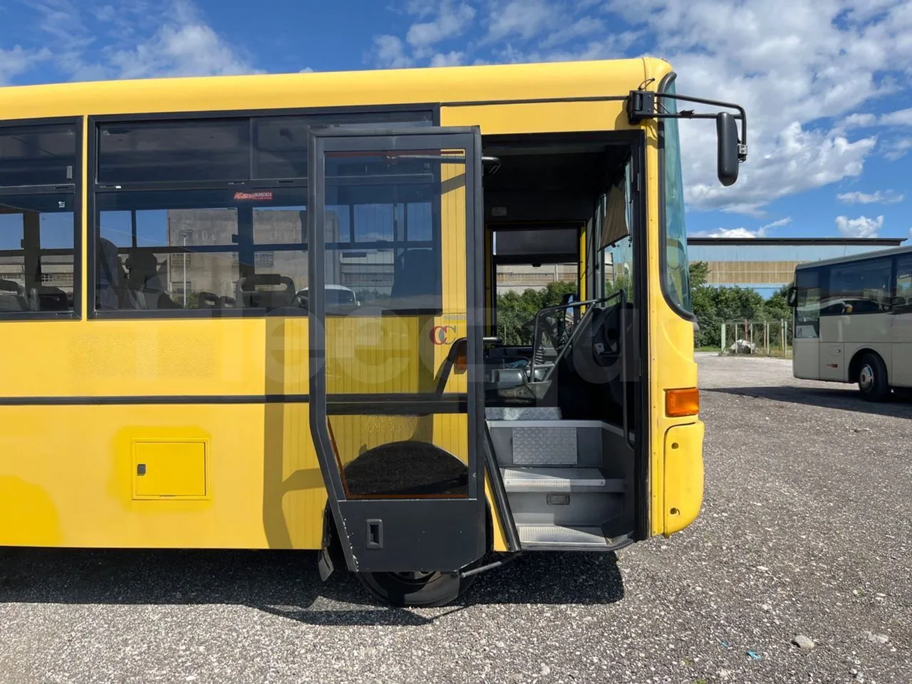 Iveco Cacciamali C5032 -EUR3 -154kW -9.3m - front door 1 open