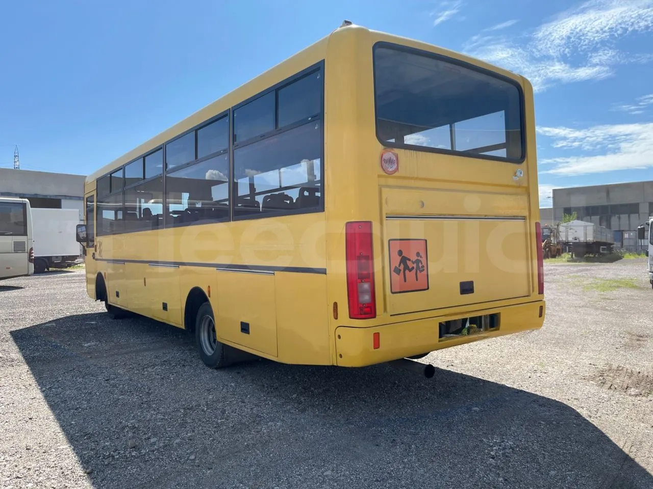 Iveco Cacciamali C5032 -EUR3 -154kW -9.3m - 3/4 left rear side
