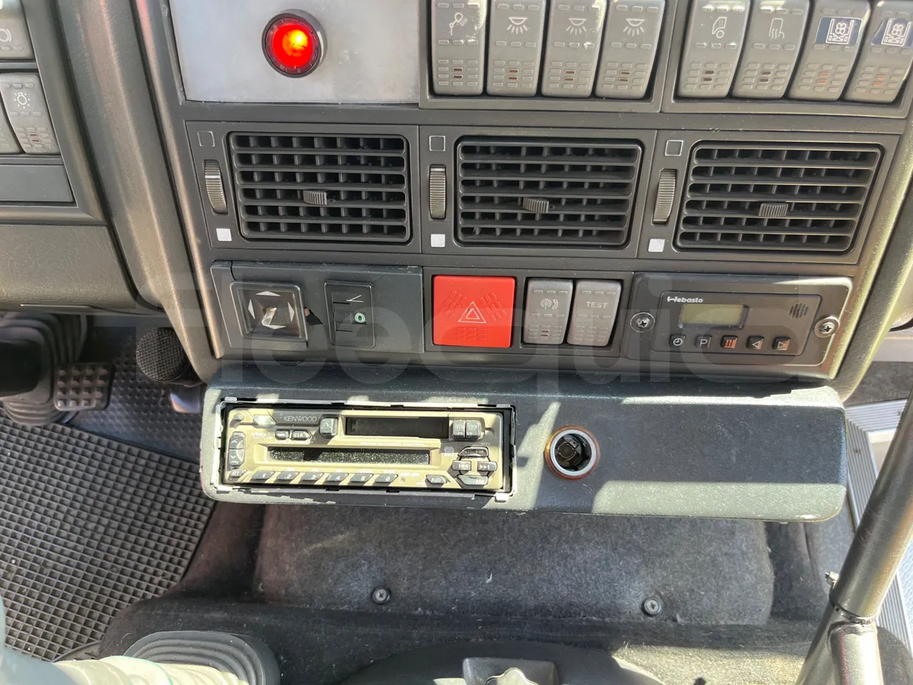 Iveco Cacciamali C5032 -EUR3 -154kW -9.3m - radio accessories photo