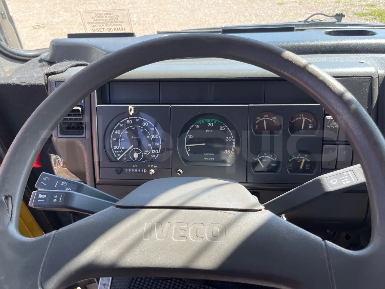 Iveco Cacciamali C5032 -EUR3 -154kW -9.3m - dashboard lights on