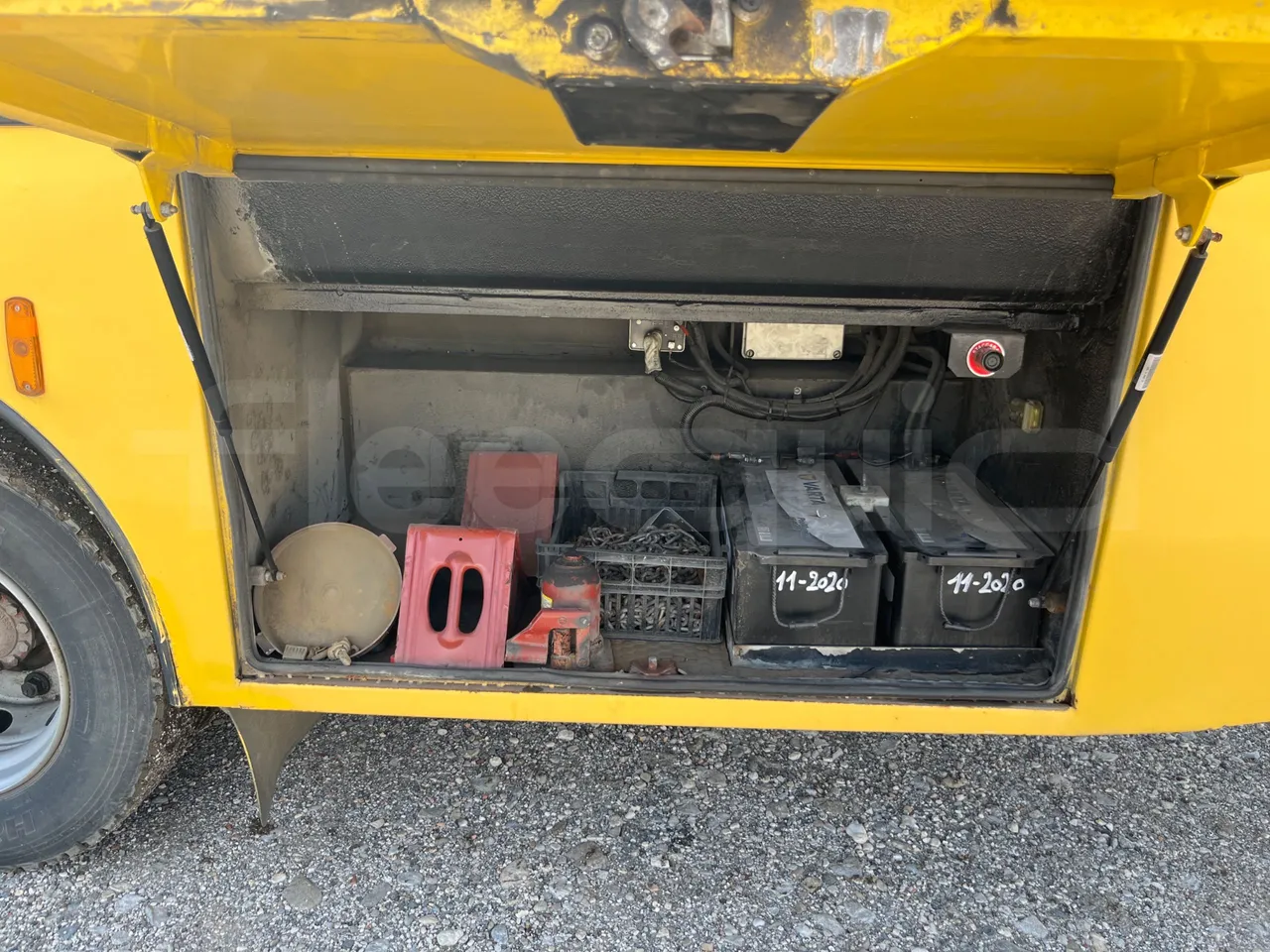 Iveco Cacciamali C5032 -EUR3 -154kW -9.3m - external compartments photo