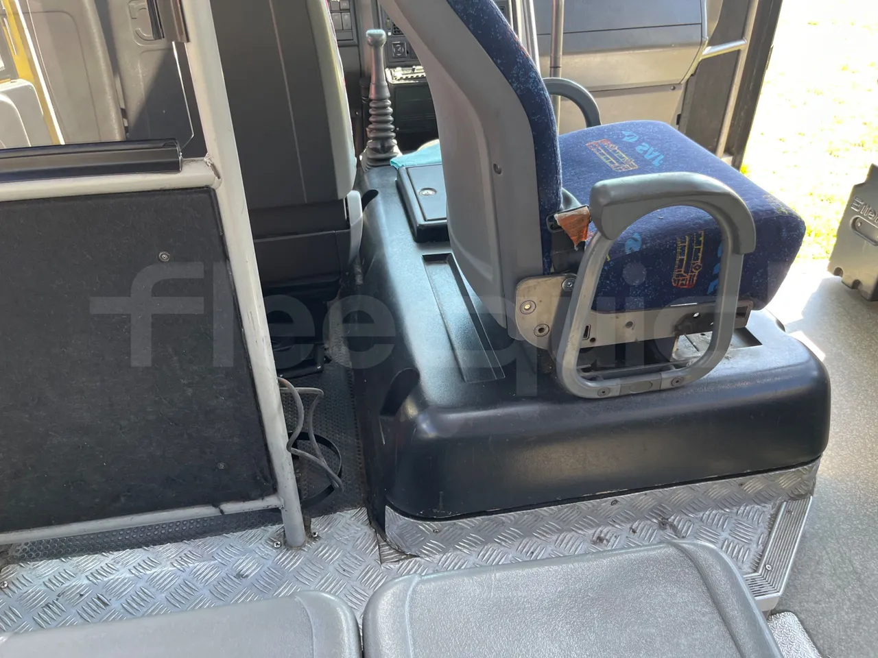 Iveco Cacciamali C5032 -EUR3 -154kW -9.3m - floor hatches photo