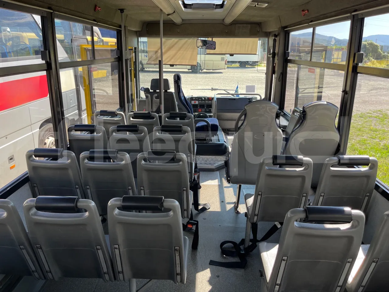 Iveco Cacciamali C5032 -EUR3 -154kW -9.3m - forward view middle aisle
