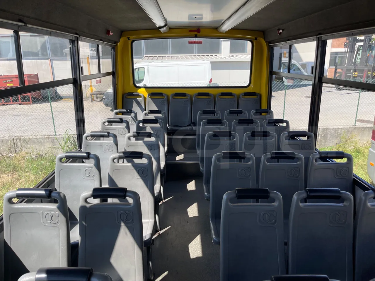 Iveco Cacciamali C5032 -EUR3 -154kW -9.3m - reverse view middle aisle