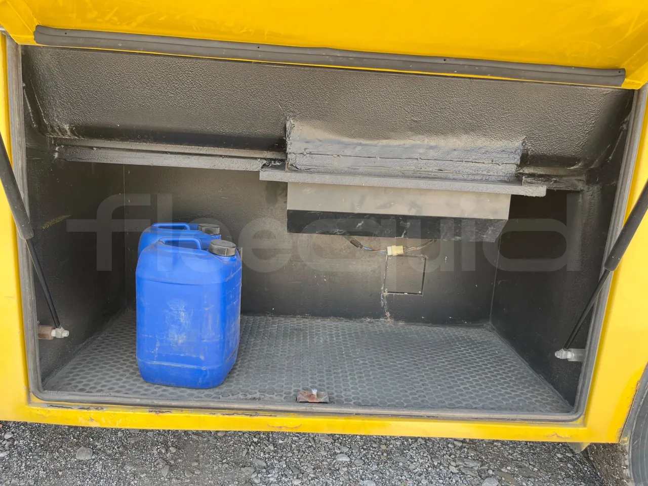 Iveco Cacciamali C5032 -EUR3 -154kW -9.3m - luggage rack photo