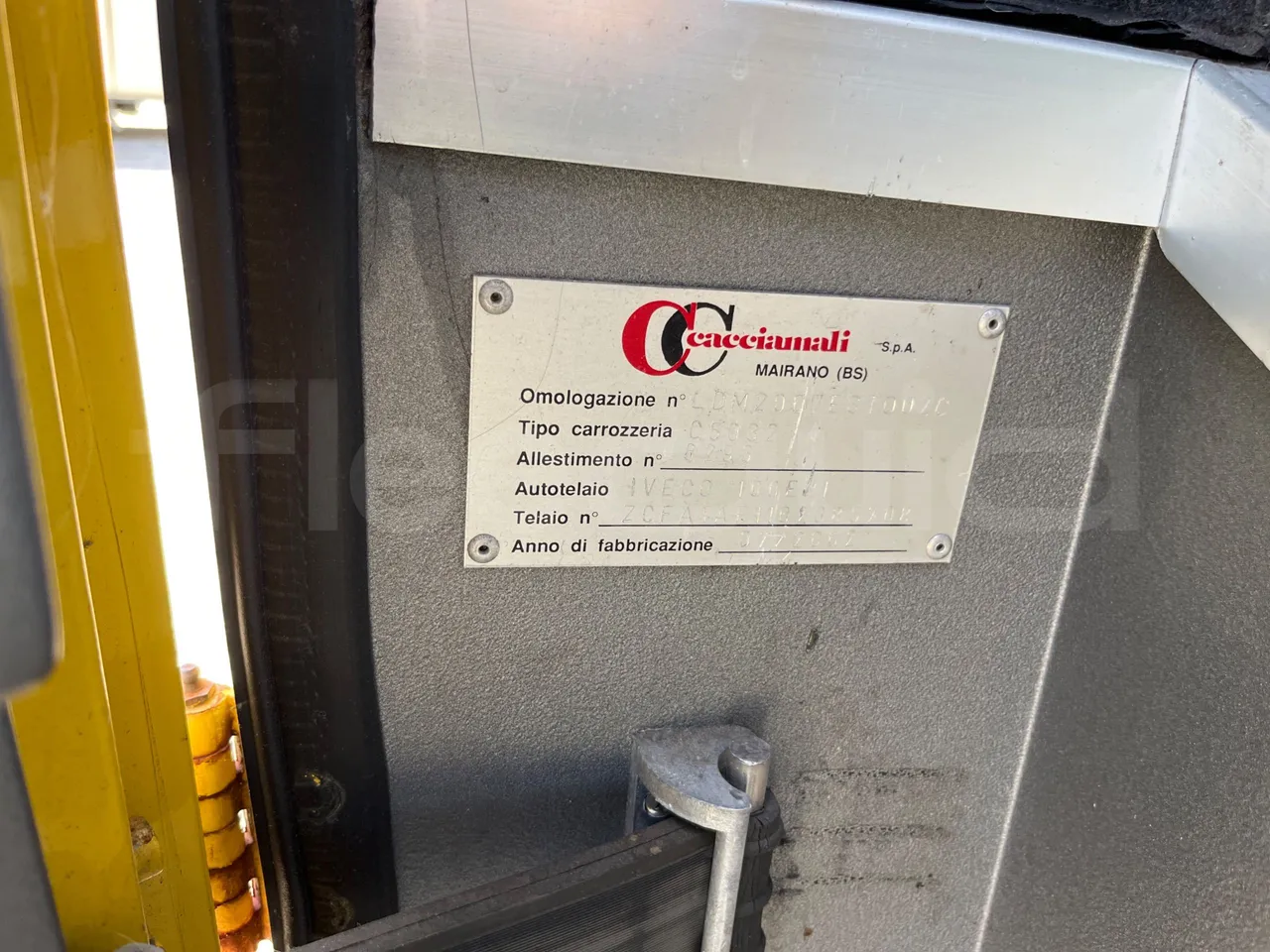 Iveco Cacciamali C5032 -EUR3 -154kW -9.3m - vehicle plate photo