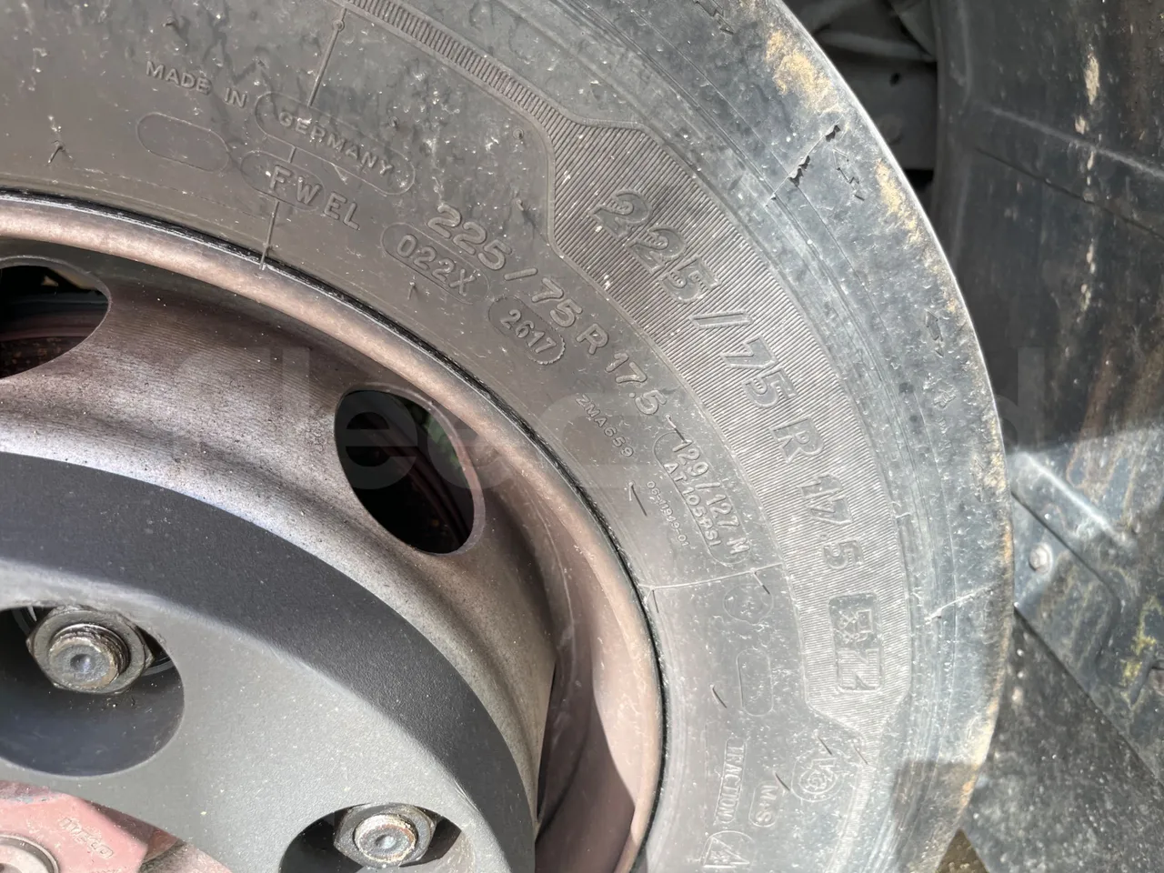 Iveco Cacciamali C5032 -EUR3 -154kW -9.3m - front left tire measurements
