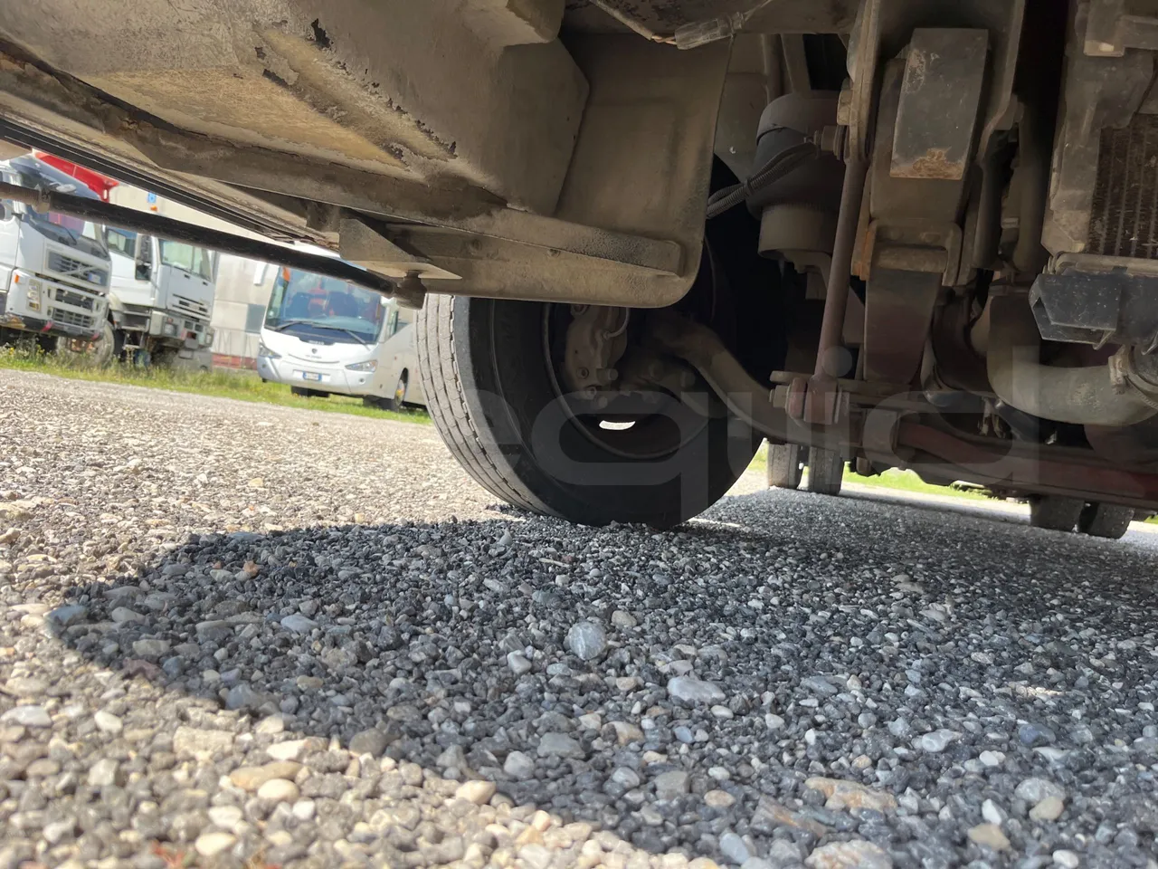 Iveco Cacciamali C5032 -EUR3 -154kW -9.3m - front axle right side