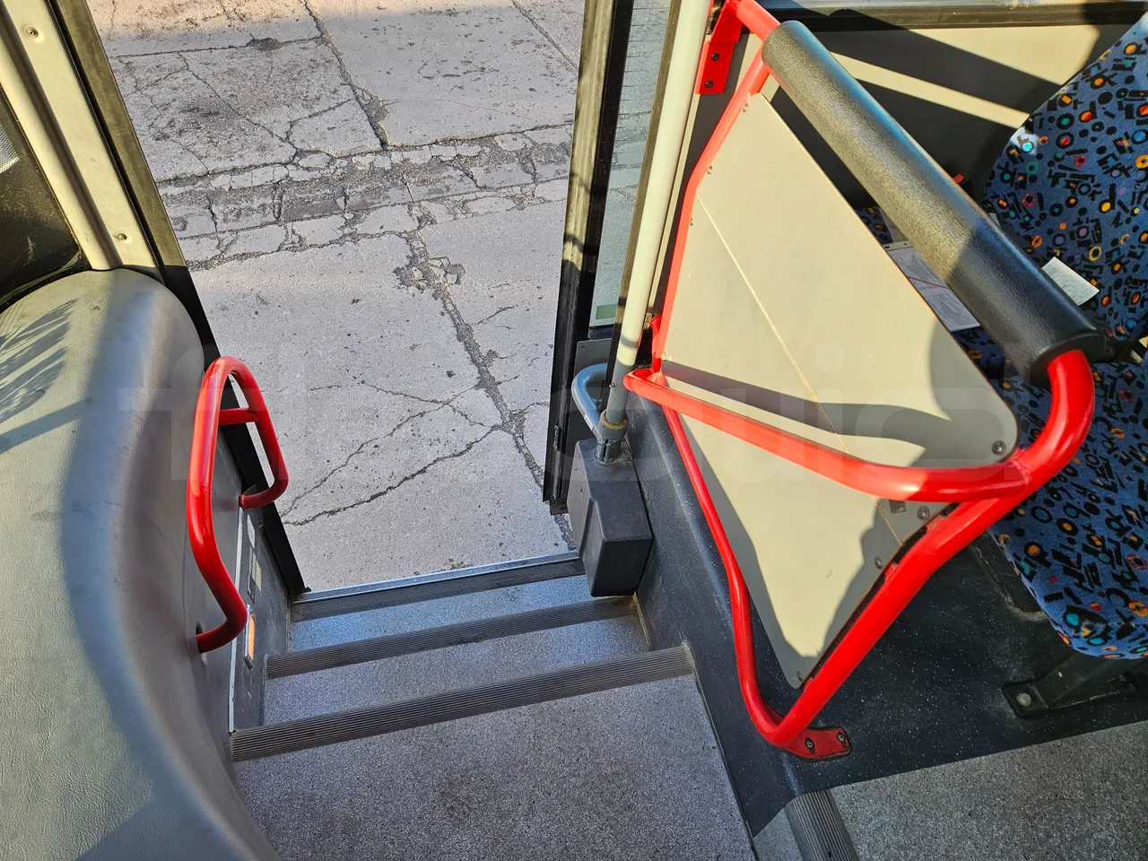 Man SCOLER 3 - EURO5 - 213kW - 12,72m - handrails photo