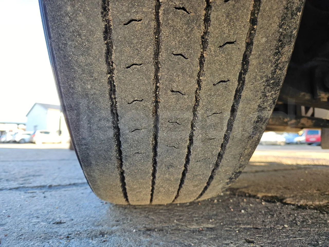 Man SCOLER 3 - EURO5 - 213kW - 12,72m - tread condition front tires right