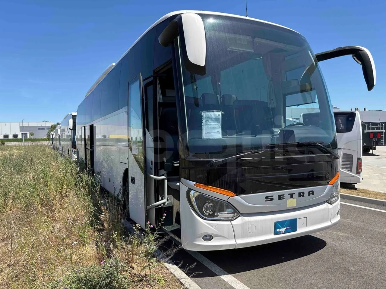 Setra S516 - 3/4 Front Right Side Doors Open