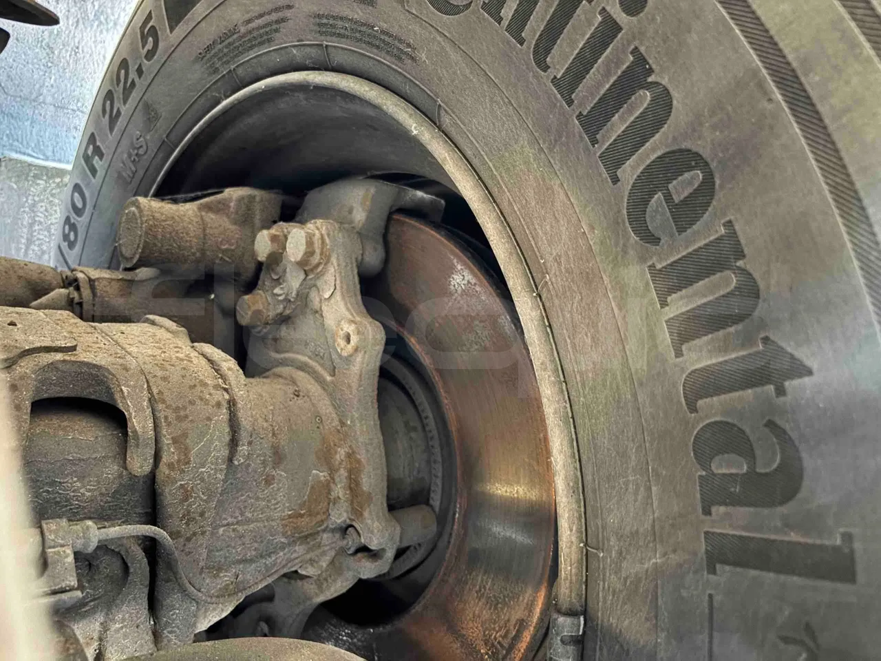 Setra S516 - Second Axle Discs Left Side